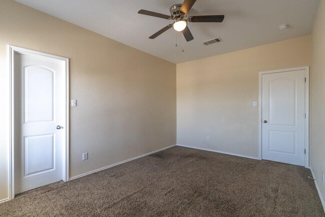 Building Photo - 2013 Rachel Ln