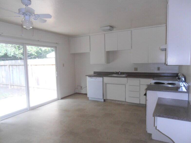 Building Photo - 8146 Monte Park Ave