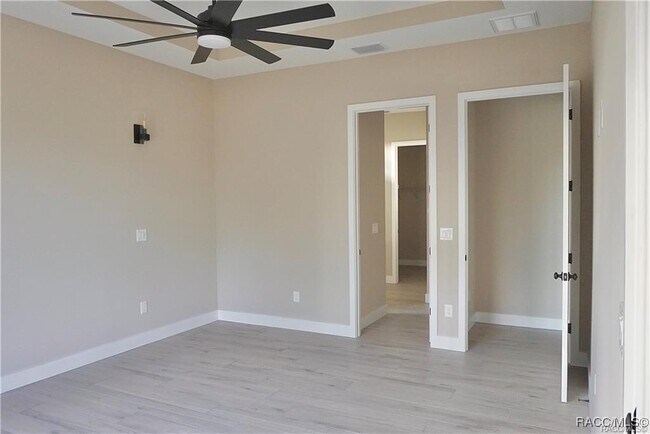 Building Photo - 786 E Dunbar Ln