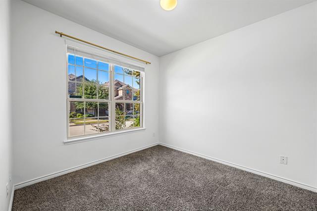 Building Photo - 2225 Barx Dr