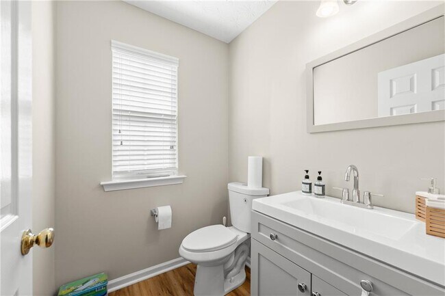 Building Photo - 3751 Roxfield Dr NE