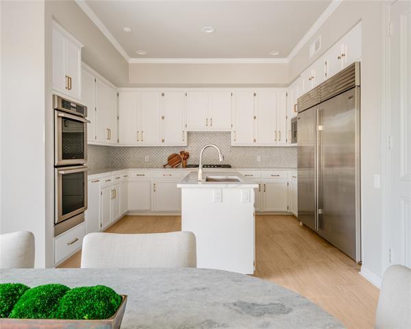 Building Photo - 29 St Laurent Pl