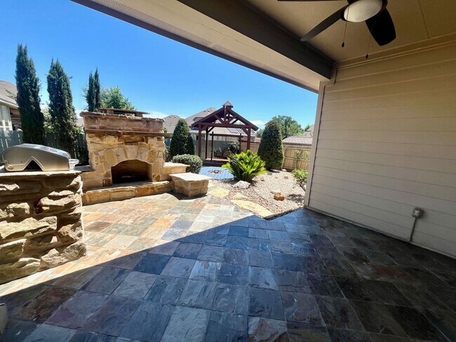 Building Photo - 8630 Sierra Sky