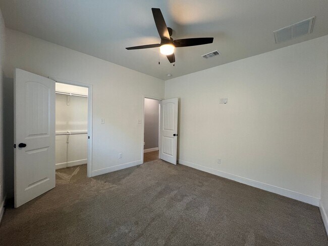 Building Photo - A Modern, Sophisticated Home in an Attract...