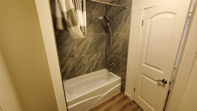 Building Photo - 7 Woody Creek Dr