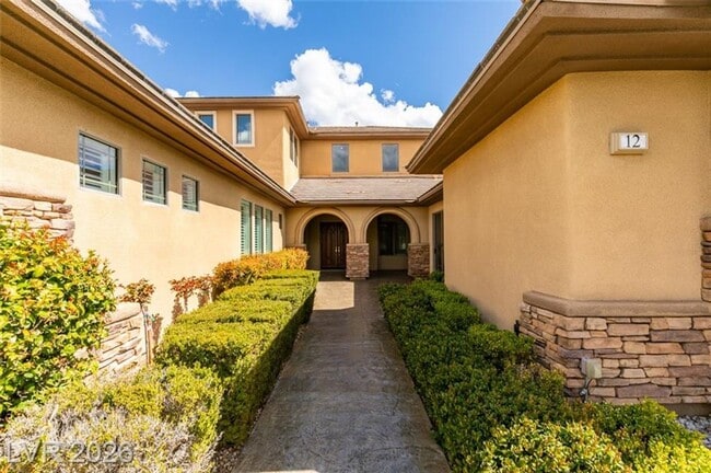 Building Photo - Elegant Anthem Country Club Residence with Spa, Balcony & 3-Car Garage