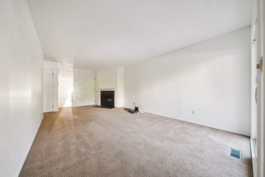 Building Photo - 61 Seaview Ave