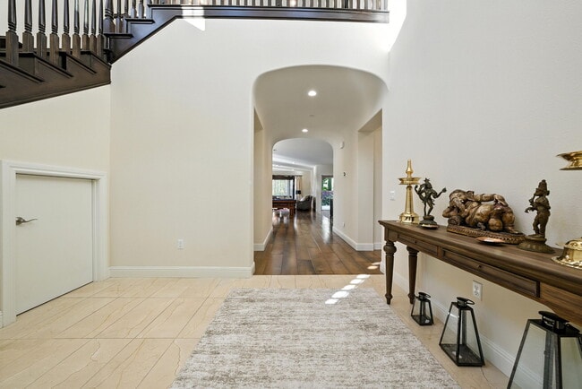 Building Photo - 201 Corriedale Ct