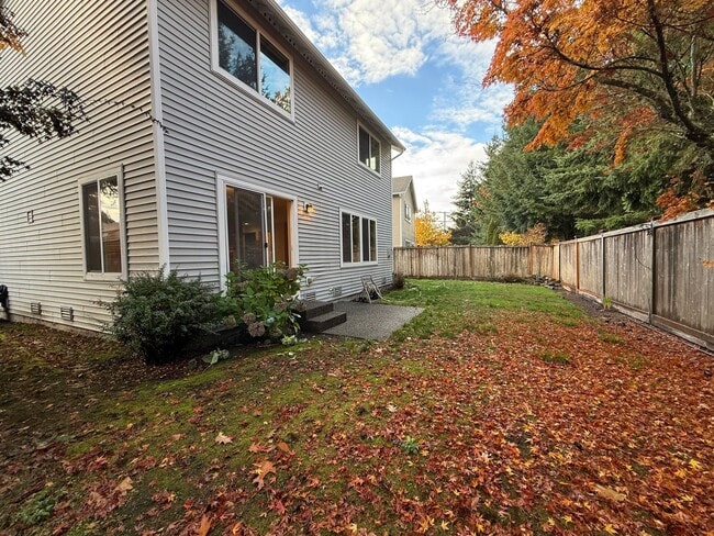 Building Photo - 3 Bedroom DuPont Home for Rent