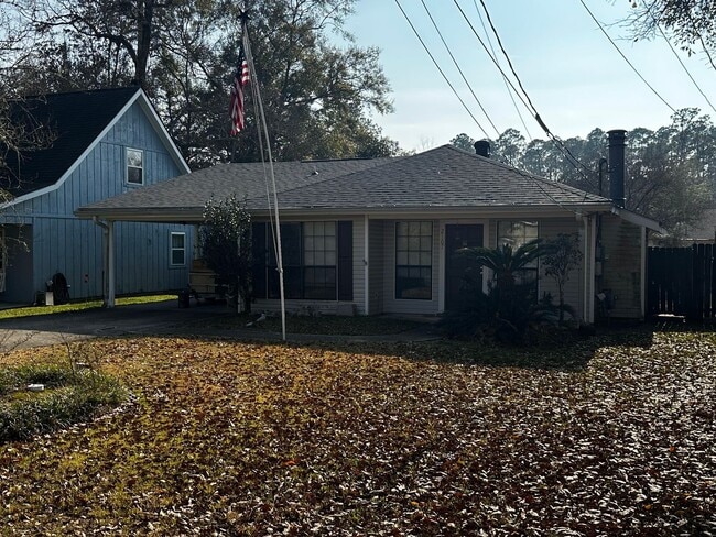 Building Photo - Ozone Woods Ranch