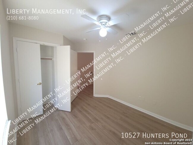 Building Photo - 10527 Hunters Pond