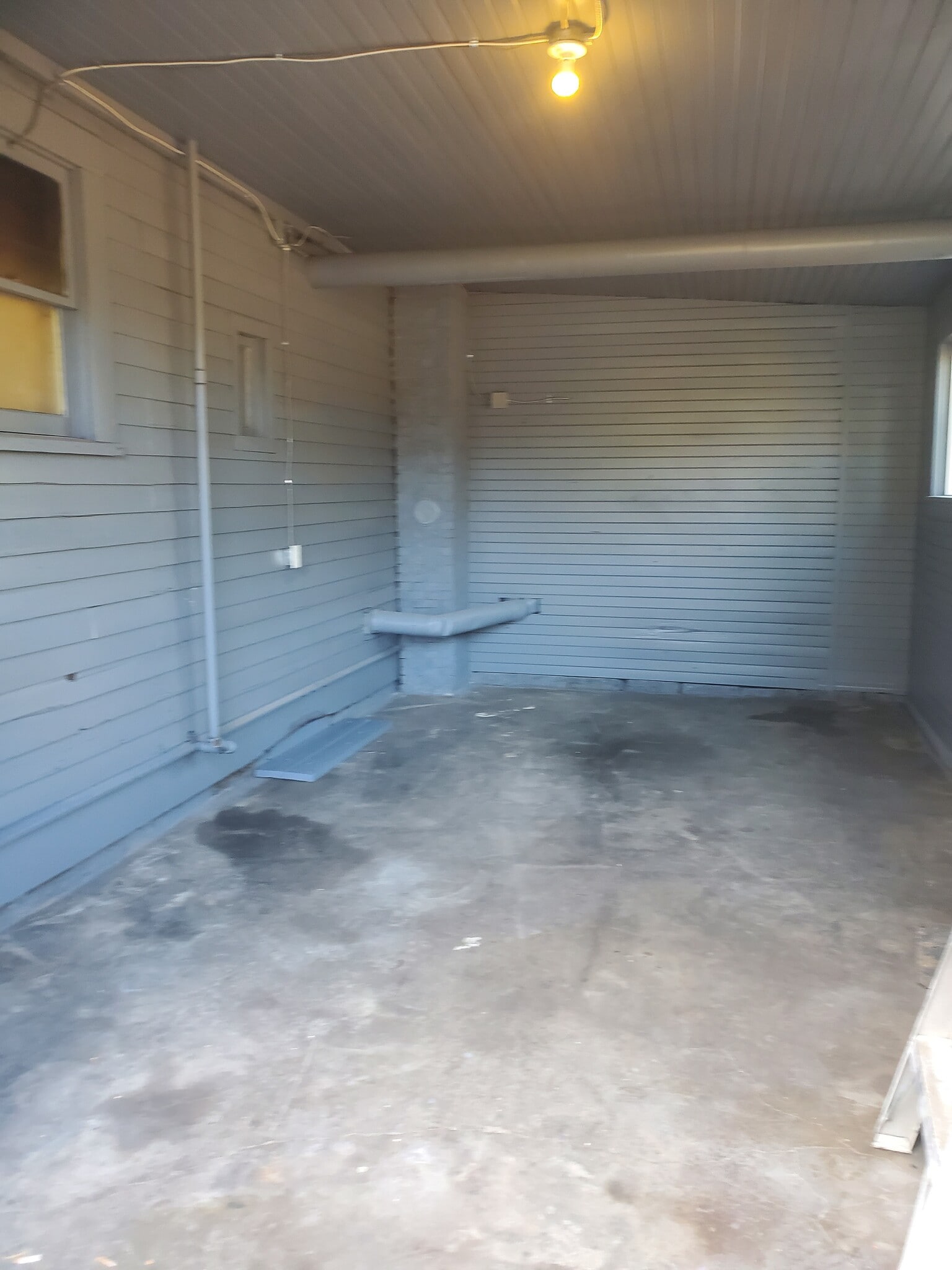 Garage - 610 S 8th Ave (C. Lee)