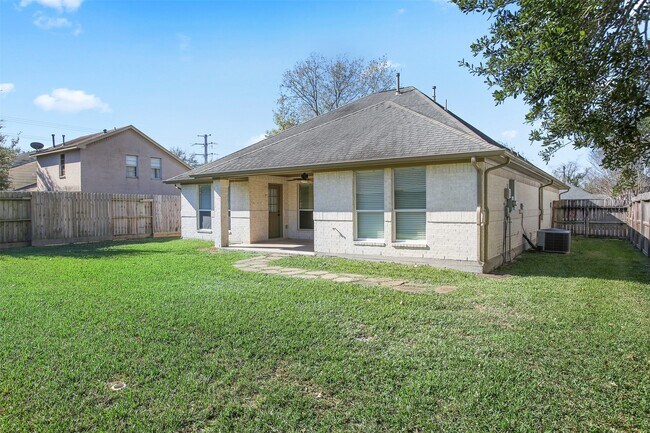 Building Photo - 3727 Clover Meadows St