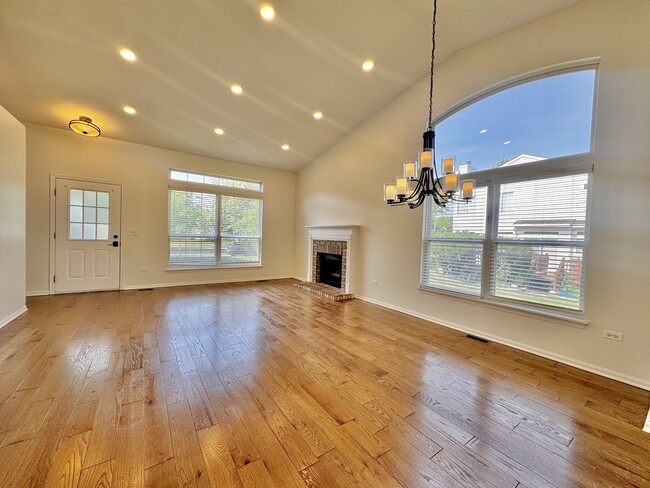 Building Photo - 1825 Red Bud Rd