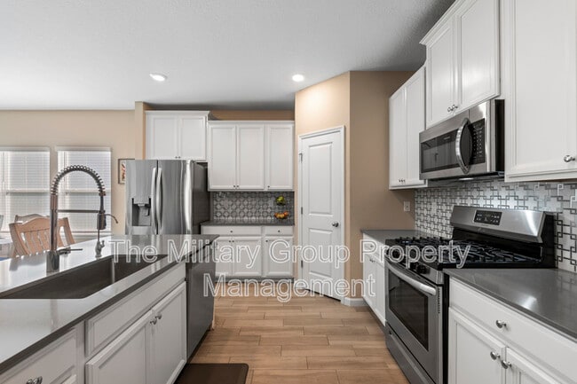 Building Photo - 383 St Vincent Dr