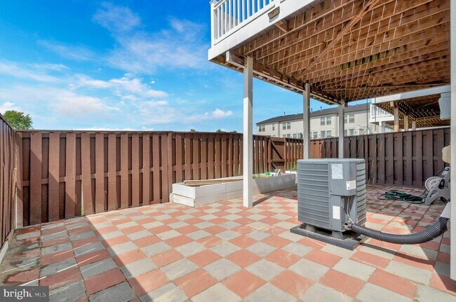 Building Photo - 42502 Dogwood Glen Square