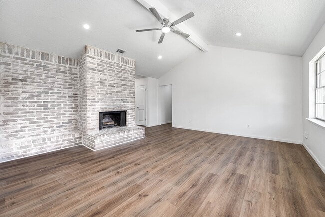 Building Photo - 6526 Lynngate Dr