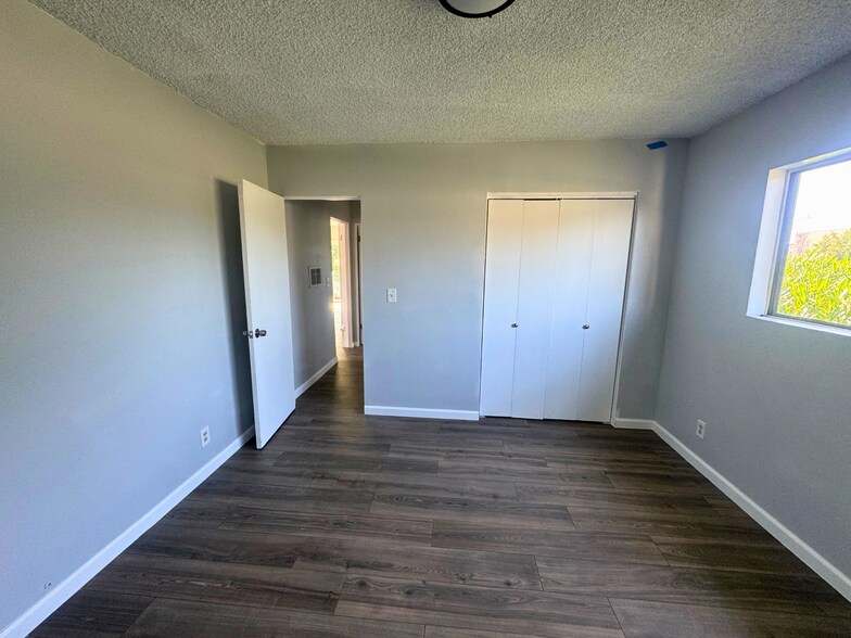 Building Photo - 2939 S Orange Dr