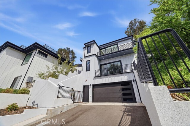 Building Photo - 6565 Pickwick St