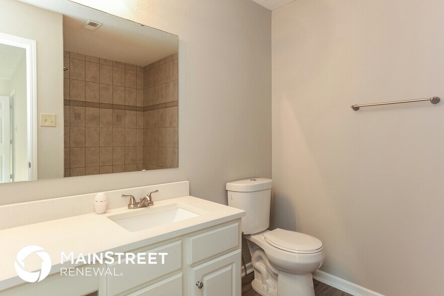 Building Photo - 2397 Collins Way