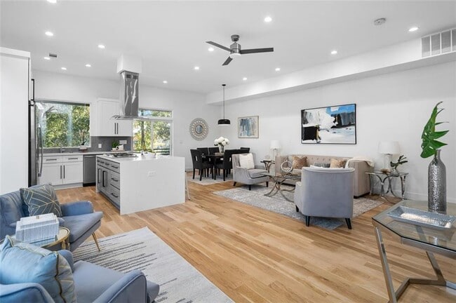 Building Photo - 147 Hutchinson St NE