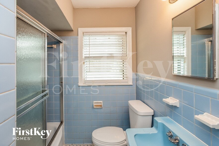 Building Photo - 4549 Leatherwood Ave