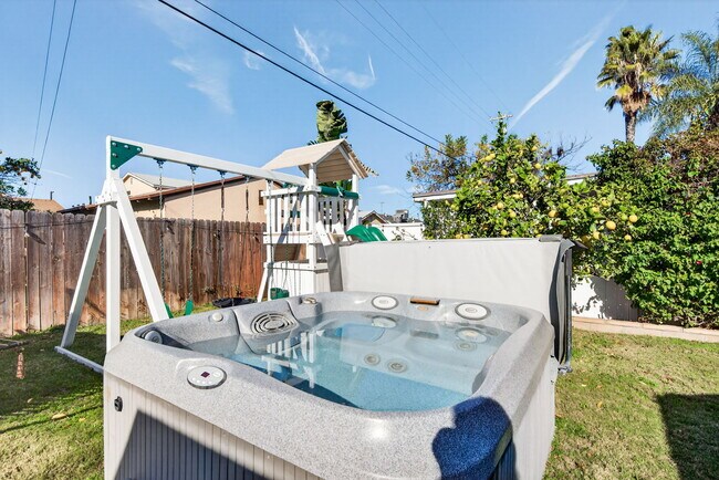 Building Photo - 6257 Bluebell Ave