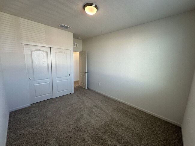 Building Photo - Gorgeous Brand New 3 Bedroom 2.5 Bath Home