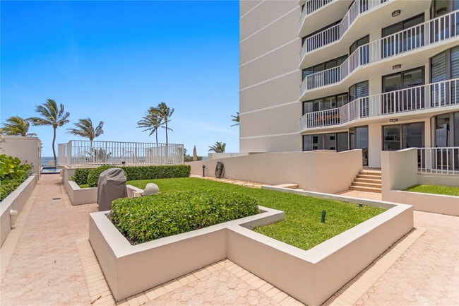 Building Photo - 2917 S Ocean Blvd