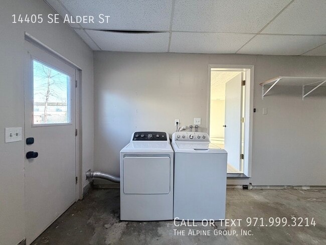 Building Photo - 14405 SE Alder St
