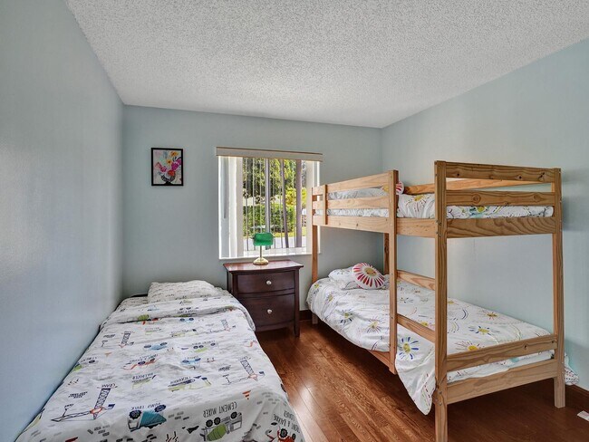 Building Photo - 1245 SW 46th Way