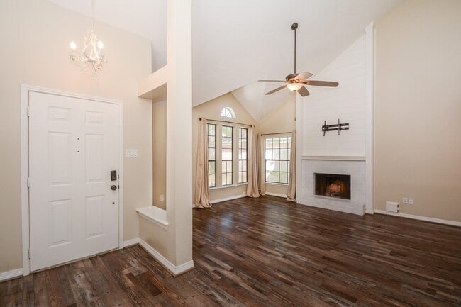 Building Photo - 12518 Dolgo Dr
