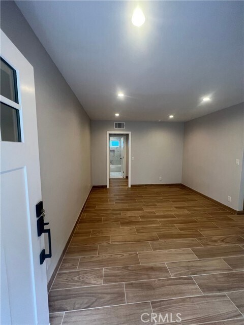 Building Photo - 13425 Vanowen St