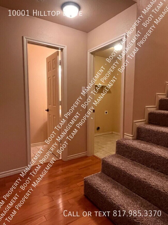 Building Photo - 10001 Hill Top Dr