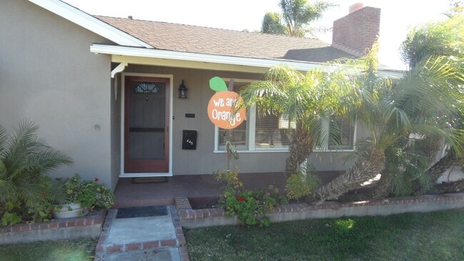 Building Photo - Old Towne Orange, Hardwood floors, Single Story House 3BR 2BA  2 car garage