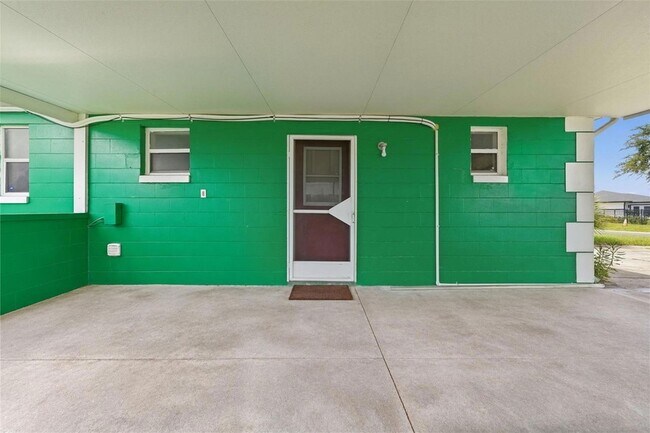 Building Photo - 515 Floral Dr