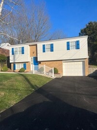 Building Photo - Entirely Remodeled 3 Bedroom, 1 Bathroom i...