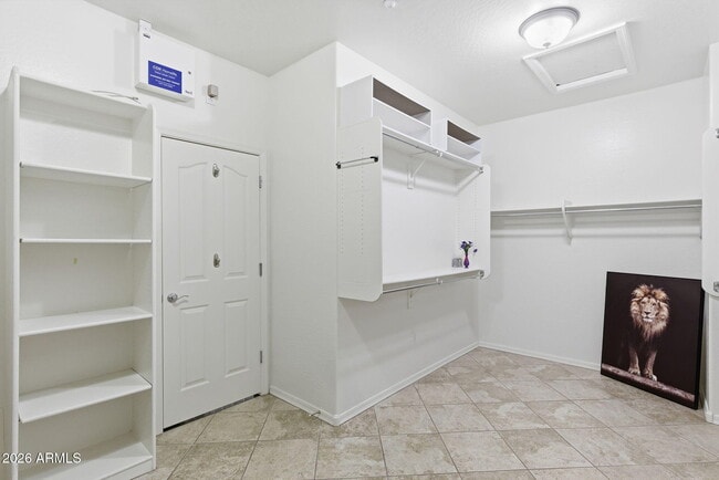 Building Photo - 6206 W Buckhorn Trail