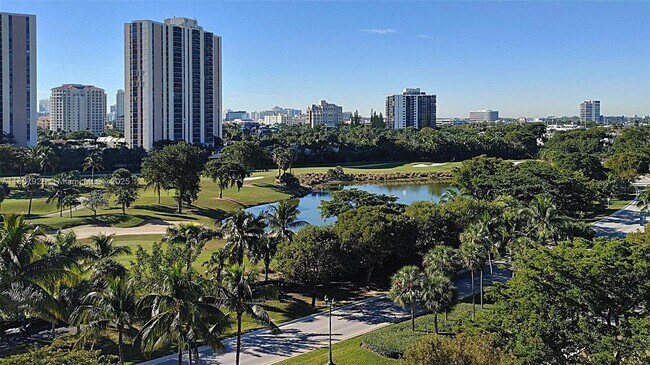 Building Photo - 3301 N Country Club Dr