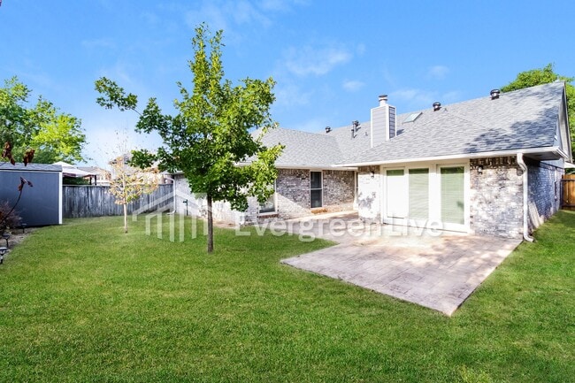 Building Photo - 2020 Sunflower St