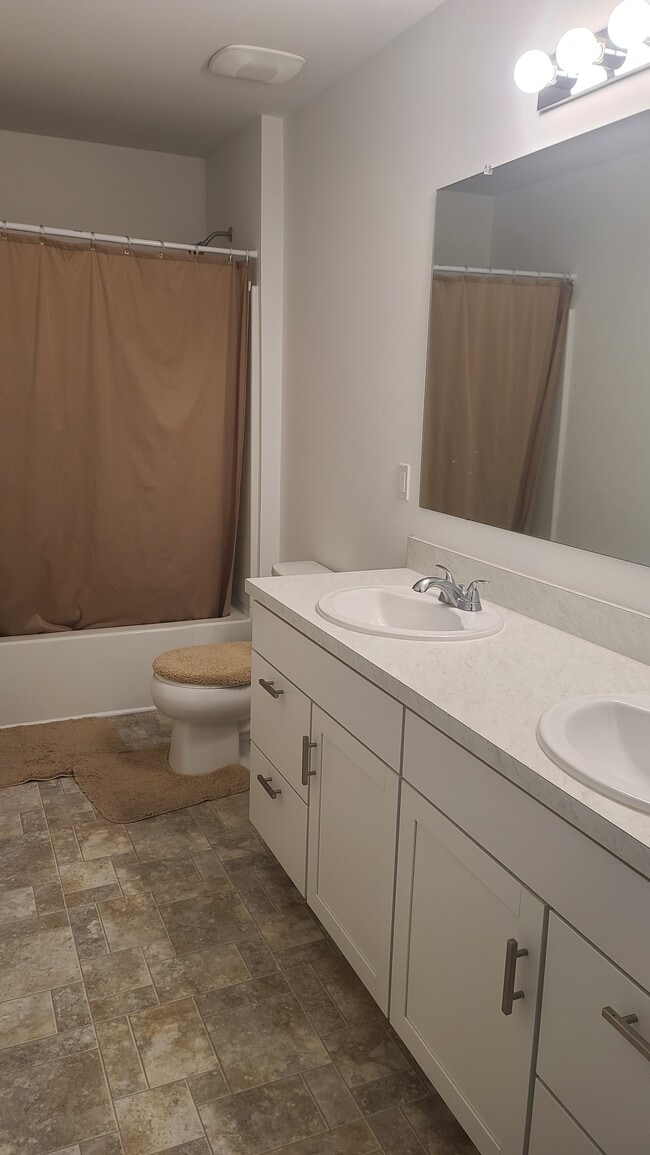 Building Photo - 51387 Splendor Dr