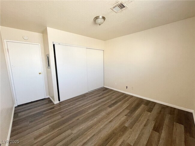 Building Photo - 6917 Mendon Ln