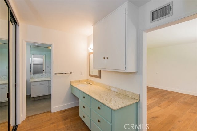 Building Photo - 13104 Magnolia Blvd