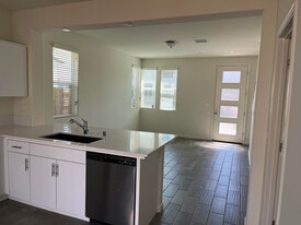 Building Photo - 2046 N Hammel Ln