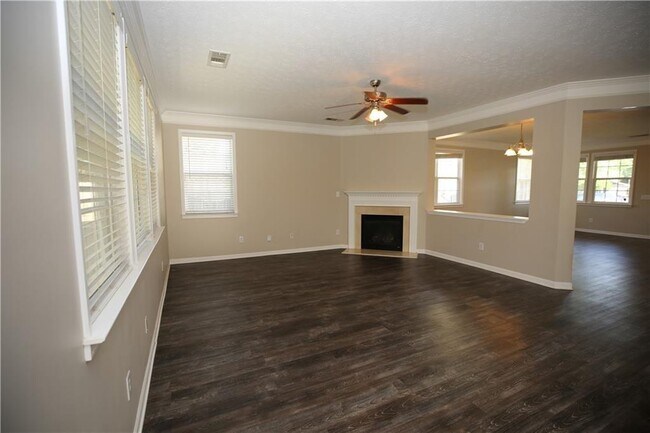 Building Photo - 173 Parkmont Ct