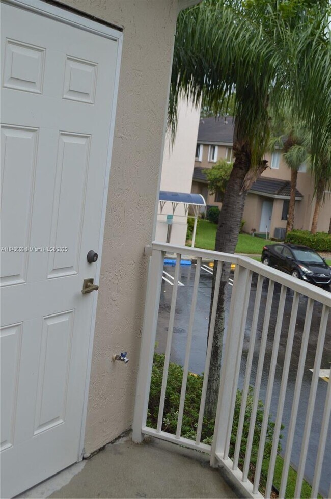 Building Photo - 5660 NW 115th Ct