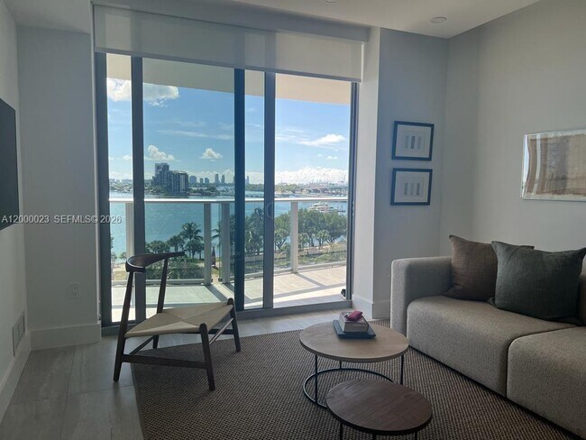 Building Photo - 488 NE 18th St