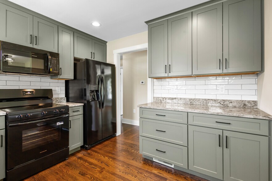 Building Photo - 2628 Linden Pl