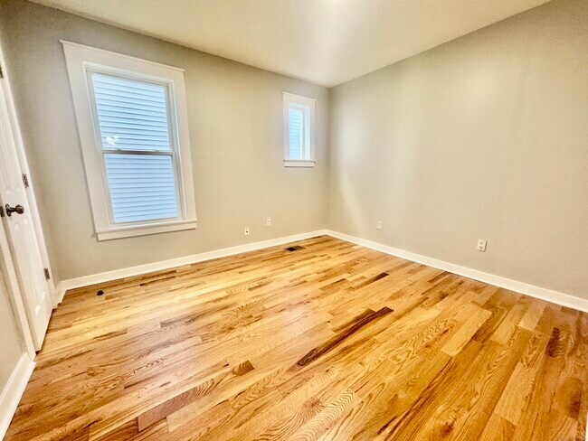 Building Photo - 109 Churchill St