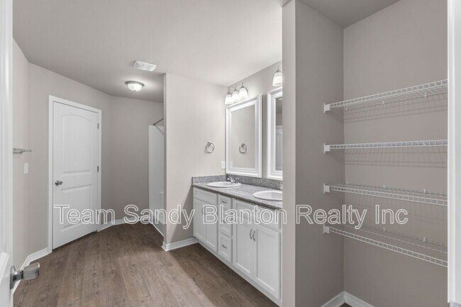 Building Photo - 3210 Electra Dr